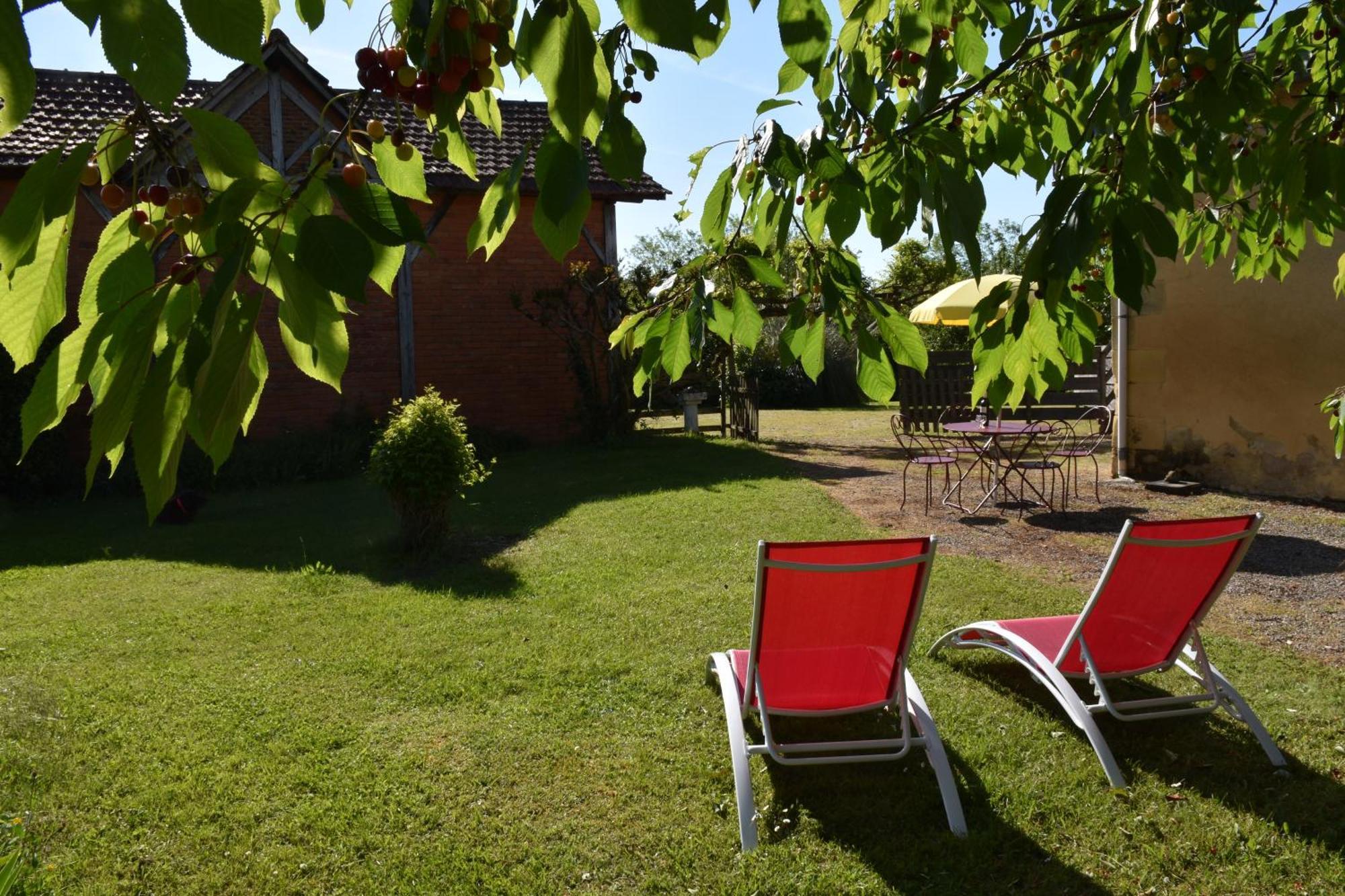 Du Vert & Du Bon Air - Linge Maison Inclus - Parking Prive Gratuit - Centre Ville Bergerac 10Mn - Domaine Bellevue Cottage En Perigord Lembras Exterior photo